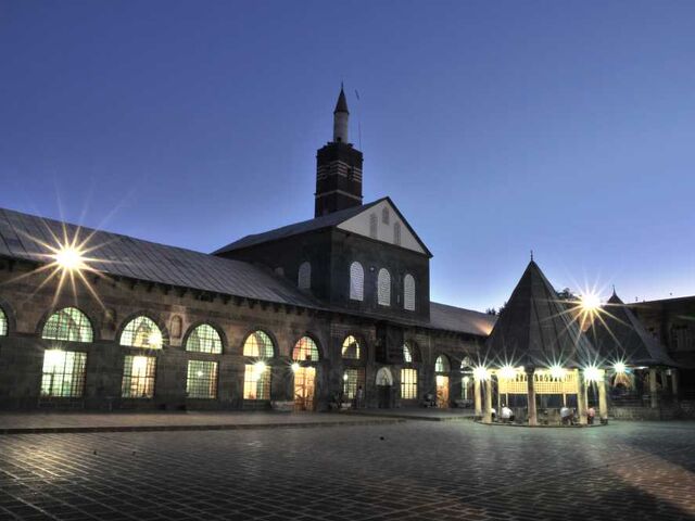 İzmir Çıkışlı Uçaklı Butik Mardin, Urfa, Gaziantep Turu (2 Gece Konaklamalı) 