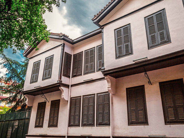 İzmir Hareketli Otobüslü Balkan İncileri Turu 2 Gece Konaklamalı