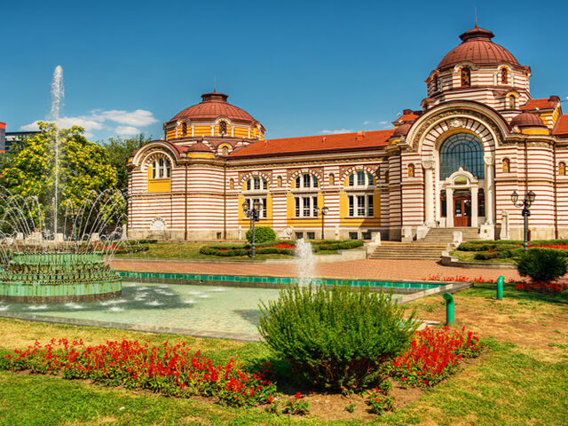 İzmir Hareketli Otobüslü Balkan İncileri Turu 2 Gece Konaklamalı